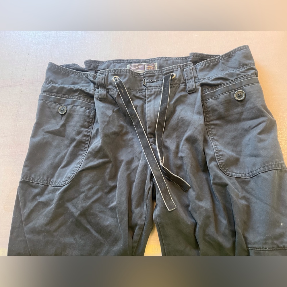 Old navy mid rise cotton poplin pants in charcoal
